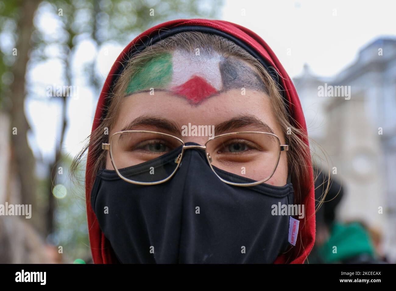 I manifestanti palestinesi liberi si scontrano con la polizia a Save Sheikh Jarrah Demostration a Whitehall, Londra, martedì 11th maggio 2021. (Foto di Lucy North/MI News/NurPhoto) Foto Stock