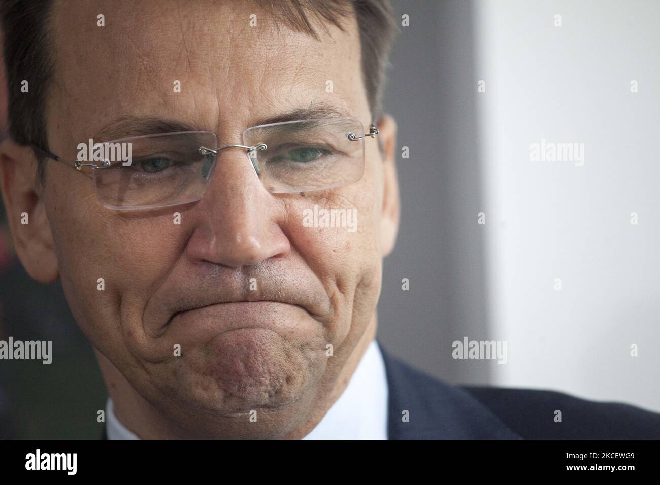 Radoslaw Sikorski visto a Varsavia, Polonia il 18 maggio 2021. (Foto di Maciej Luczniewski/NurPhoto) Foto Stock