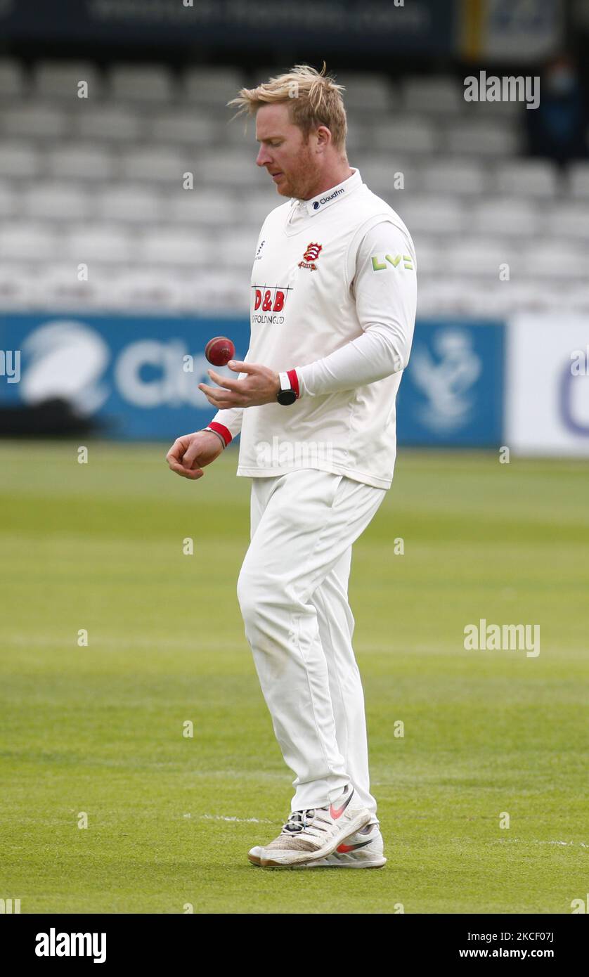 Simon Harmer dell'Essex durante il LV Insurance County Championship Group 1 giorno uno dei quattro tra l'Essex CCC e il Warwickshire CCC presso il Cloudfm County Ground il 20th maggio 2021 a Chelmsford, Inghilterra (Photo by Action Foto Sport/NurPhoto) Foto Stock