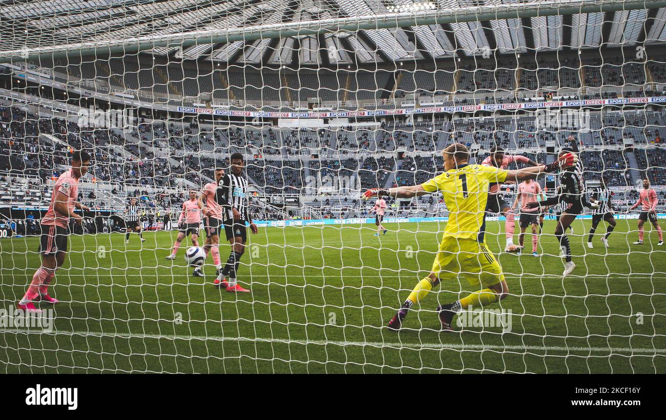 Joe Willock del Newcastle United li dirige in un 1-0 durante la partita della Premier League tra il Newcastle United e lo Sheffield United al St. James's Park, Newcastle, mercoledì 19th maggio 2021. (Foto di Mark Fletcher/MI News/NurPhoto) Foto Stock