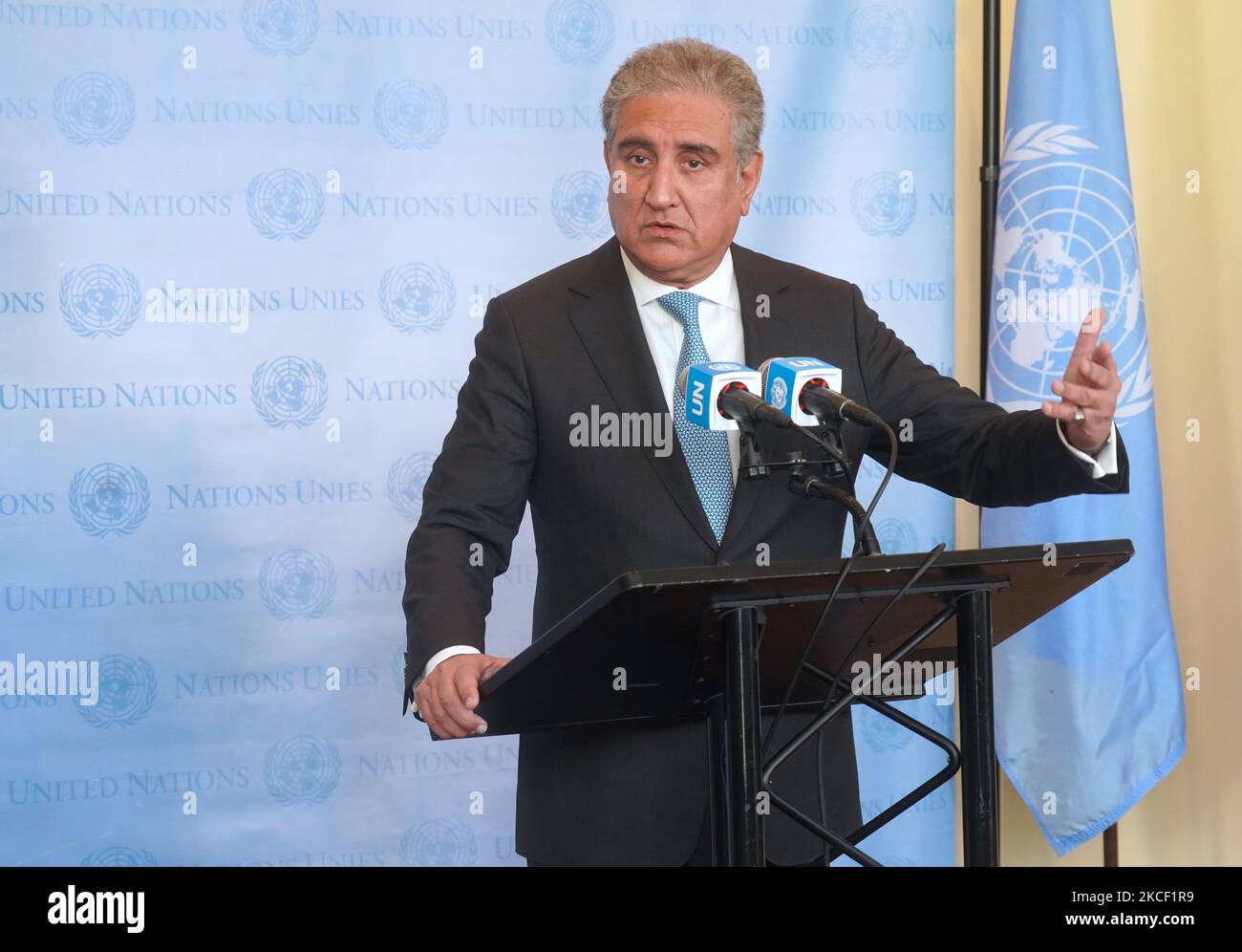 Il Ministro degli Affari Esteri del Pakistan Shah Mahmood Qureshi fa dichiarazioni alla stampa presso la sede delle Nazioni Unite (ONU) dopo la riunione dell'Assemblea Generale delle Nazioni Unite sulla situazione in Medio Oriente e la questione della Palestina il 20 maggio 2021 a New York, Stati Uniti. (Foto di Selcuk Acar/NurPhoto) Foto Stock