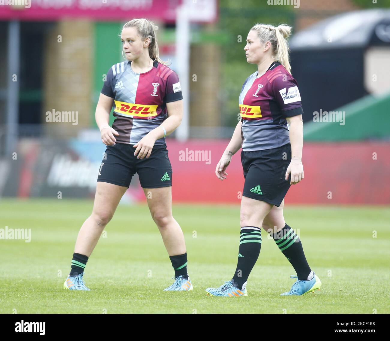 L-R Ellie Green of Harlequins Women per fare la sua apparizione nel 50th e Rachael Burford of Harlequins Women per fare la sua apparizione nel 50th durante la semifinale Premier tra Harlequins Women e Wasps Ladies al Twickenham Stoop Stadium il 22 maggio 2021 a Londra, Inghilterra. (Foto di Action Foto Sport/NurPhoto) Foto Stock