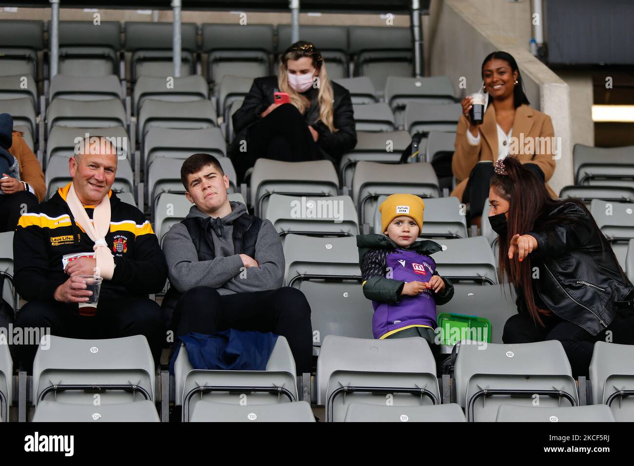 Tifosi negli stand prima della partita del Campionato BETFRED tra Newcastle Thunder e Halifax Panthers a Kingston Park, Newcastle, domenica 23rd maggio 2021. (Foto di Chris Lishman/MI News/NurPhoto) Foto Stock