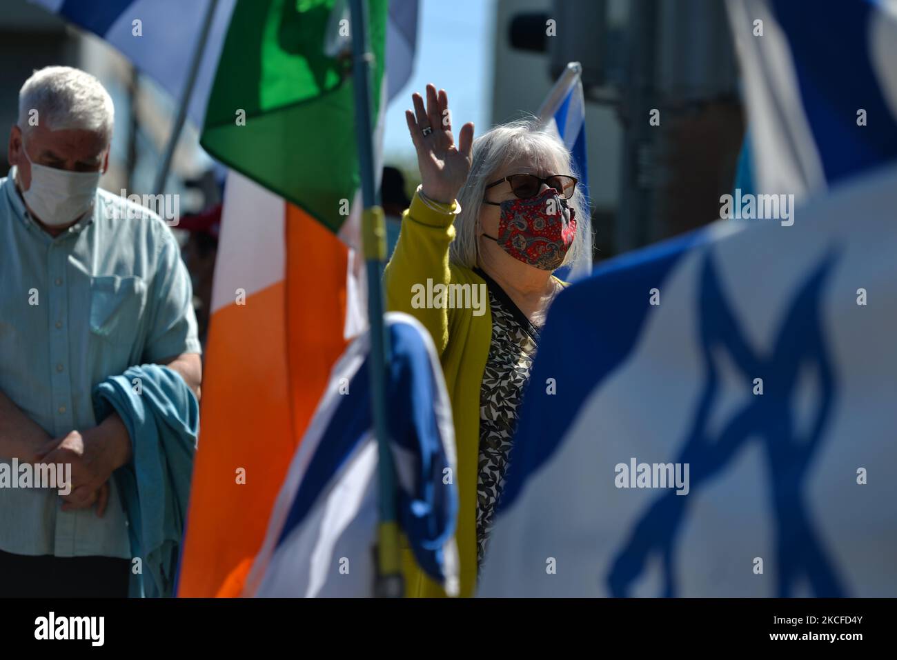 Manifestanti pro-israeliani visti fuori dall'ambasciata israeliana su Pembroke Road, Dublino, durante una protesta pro-Israele. Domenica 30 maggio 2021 a Dublino, Irlanda. (Foto di Artur Widak/NurPhoto) Foto Stock