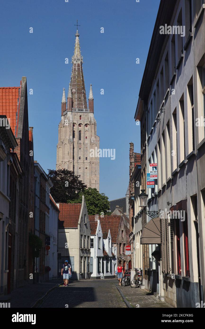 Chiesa di nostra Signora nella città di Bruges (Brugge) in Belgio, Europa. Bruges, conosciuta anche come la Venezia del Nord, è la capitale e la città più grande della provincia delle Fiandre Occidentali nella regione fiamminga del Belgio. (Foto di Creative Touch Imaging Ltd./NurPhoto) Foto Stock