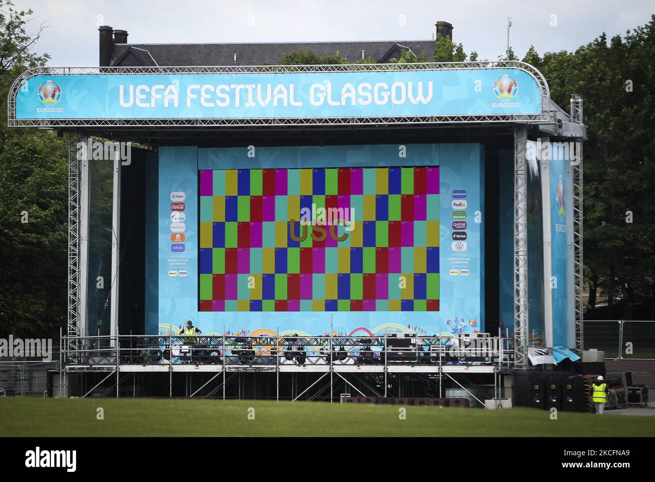 Una visione generale della ZONA fan DELL'EURO a Glasgow Green in vista DI EURO 2020 il 06 giugno 2021 a Glasgow, Scozia. Glasgow è una delle 11 città che ospiteranno UEFA EURO 2020 per commemorare il 60th° anniversario del campionato, con Hampden Park che è stato selezionato come uno dei luoghi di accoglienza per tre partite di gruppo e un round di 16 match. (Foto di Ewan Bootman/NurPhoto) Foto Stock