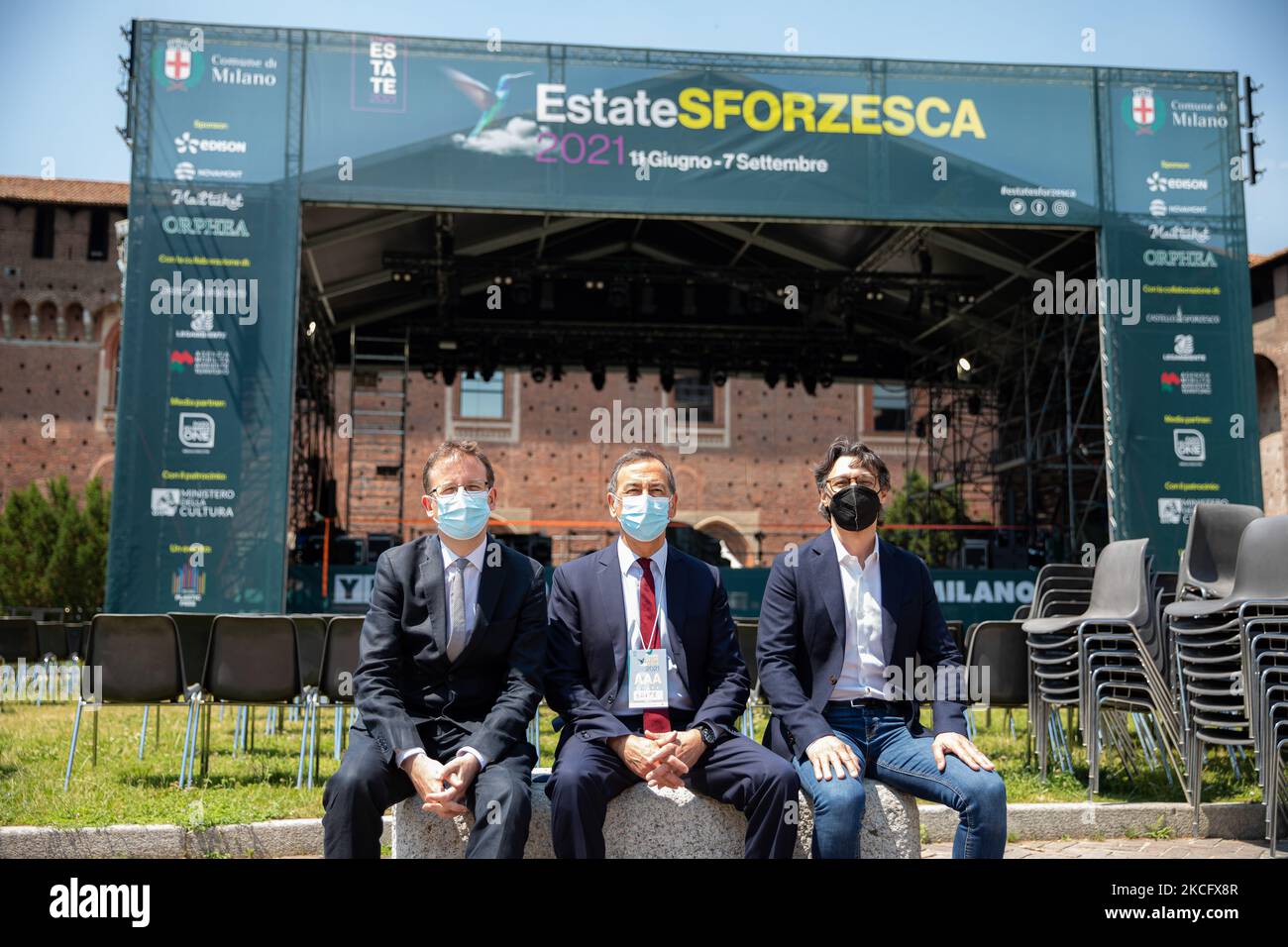 Giuseppe Sala e Paolo Jannacci partecipano alla conferenza stampa Estate Sforzesca 2021 alla Rocchetta di Castello Sforzesco il 9 giugno 2021 a Milano (Foto di Alessandro Bremec/NurPhoto) Foto Stock