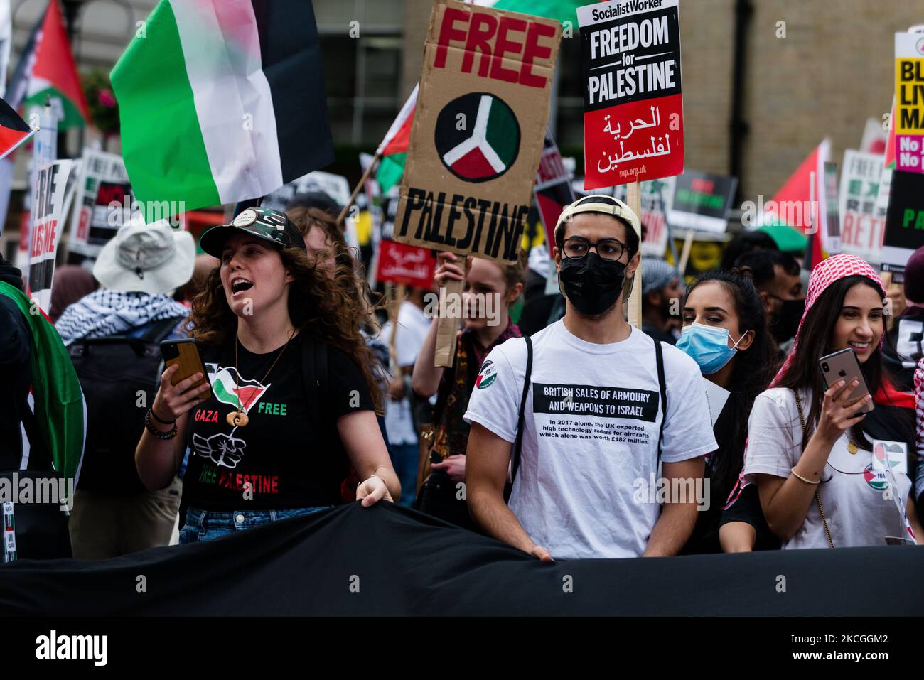 I manifestanti si riuniscono per la dimostrazione nazionale dell'Assemblea popolare sotto lo stendardo "Uniti contro questo governo corrotto”, nel centro di Londra, Gran Bretagna, 26 giugno 2021. (Foto di Maciek Musialek/NurPhoto) Foto Stock