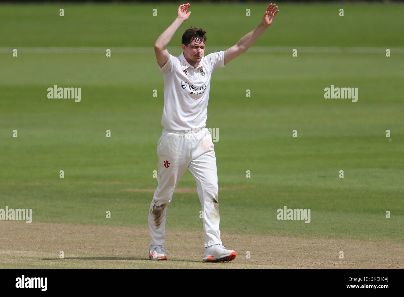 Matt Salisbury di Durham durante la partita LV= County Championship tra il Durham County Cricket Club e il Nottinghamshire a Emirates Riverside, Chester le Street il giorno di nozze 14th luglio 2021. (Foto di Mark Fletcher/MI News/NurPhoto) Foto Stock