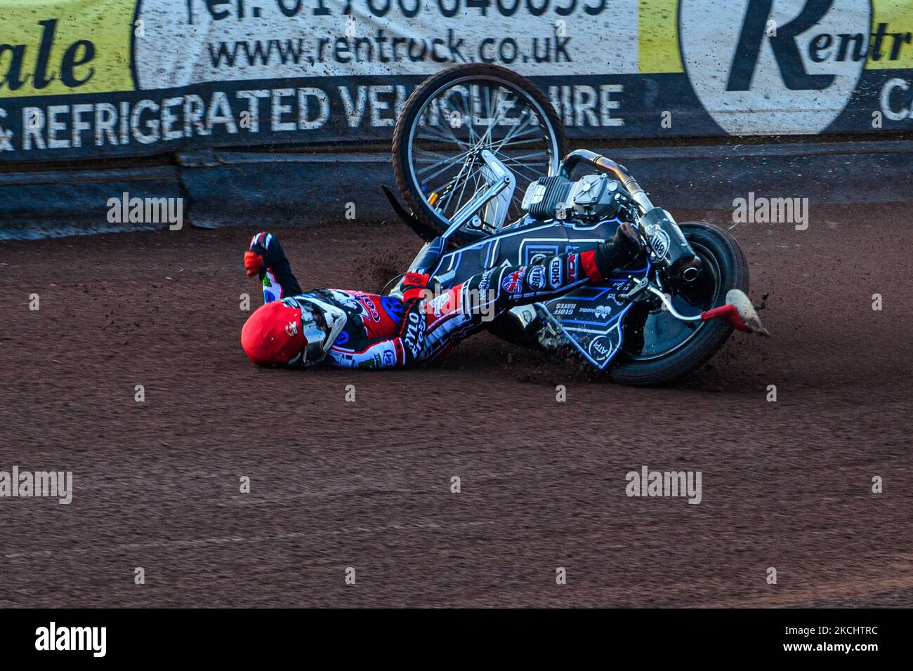 Sam McGurk gira durante la partita della National Development League tra Belle Vue Colts e Eastbourne Seagulls al National Speedway Stadium di Manchester venerdì 23rd luglio 2021. (Foto di Ian Charles/MI News/NurPhoto) Foto Stock