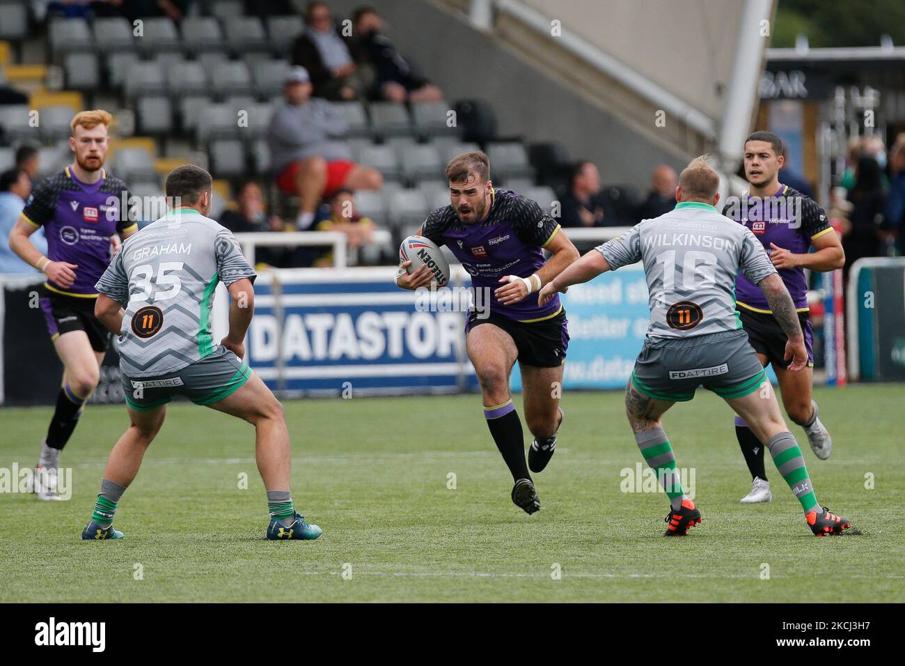 Jay Chapelhow di Newcastle Thunder in azione durante la partita di campionato TRA Newcastle Thunder e Whitehaven RLFC a Kingston Park, Newcastle Domenica 1st Agosto 2021. (Foto di Chris Lishman/MI News/NurPhoto) Foto Stock