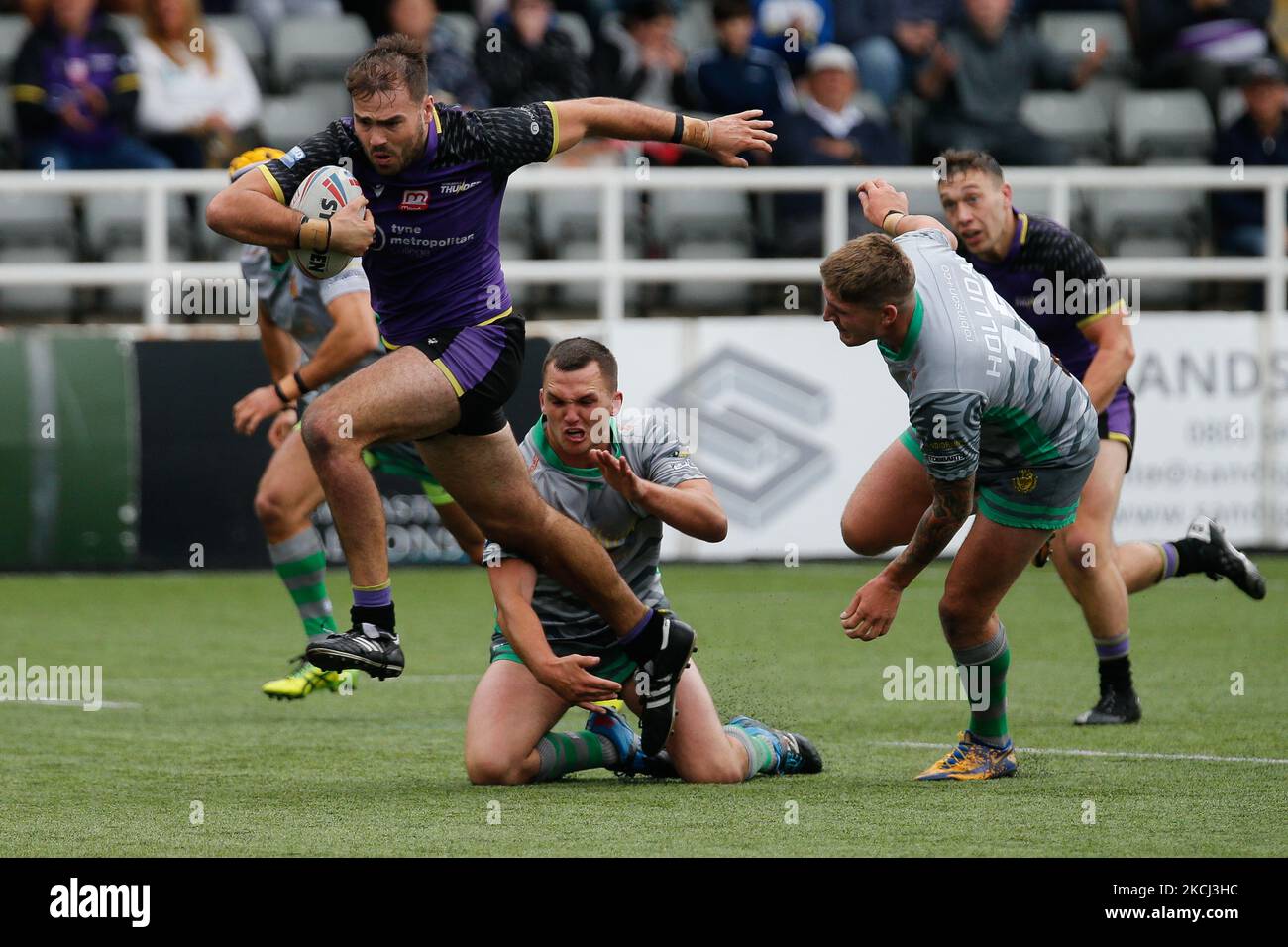 Ted Chapelhow di Newcastle Thunder si scompone durante la partita del campionato TRA Newcastle Thunder e Whitehaven RLFC a Kingston Park, Newcastle, domenica 1st agosto 2021. (Foto di Chris Lishman/MI News/NurPhoto) Foto Stock