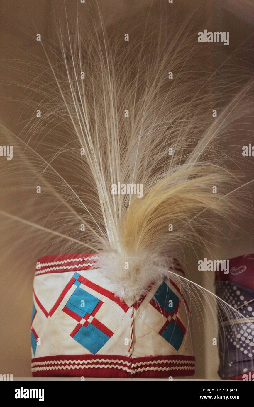 Il 22 agosto 2012, i tradizionali copricapo cerimoniali indiani indossati in occasione di occasioni speciali, sono esposti al Museo indiano di Seminole presso il Miccosukee Seminole Indian Village nella Florida meridionale, USA. (Foto di Creative Touch Imaging Ltd./NurPhoto) Foto Stock