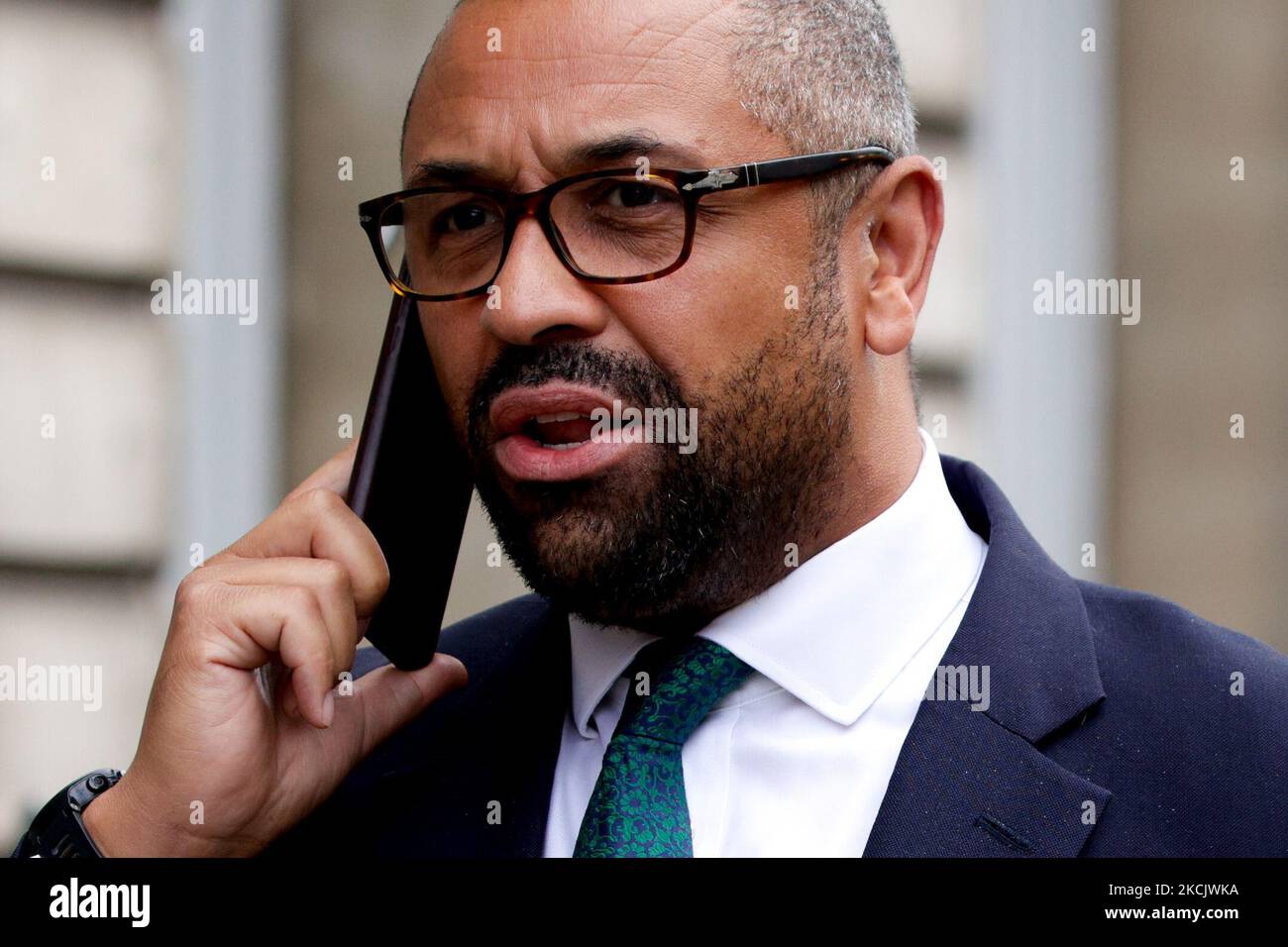 Il Ministro degli Esteri britannico per il Medio Oriente e il Nord Africa James intelligentemente, deputato del Partito conservatore per Braintree, cammina lungo Parliament Street a Westminster a Londra, Inghilterra, il 18 agosto 2021. (Foto di David Cliff/NurPhoto) Foto Stock