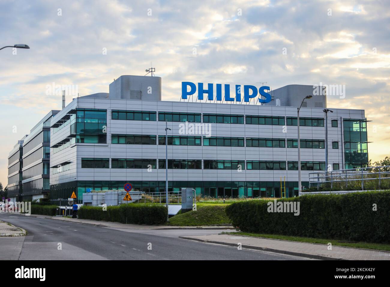 Edificio degli uffici Philips a Varsavia, Polonia, il 29 luglio 2021. (Foto di Beata Zawrzel/NurPhoto) Foto Stock