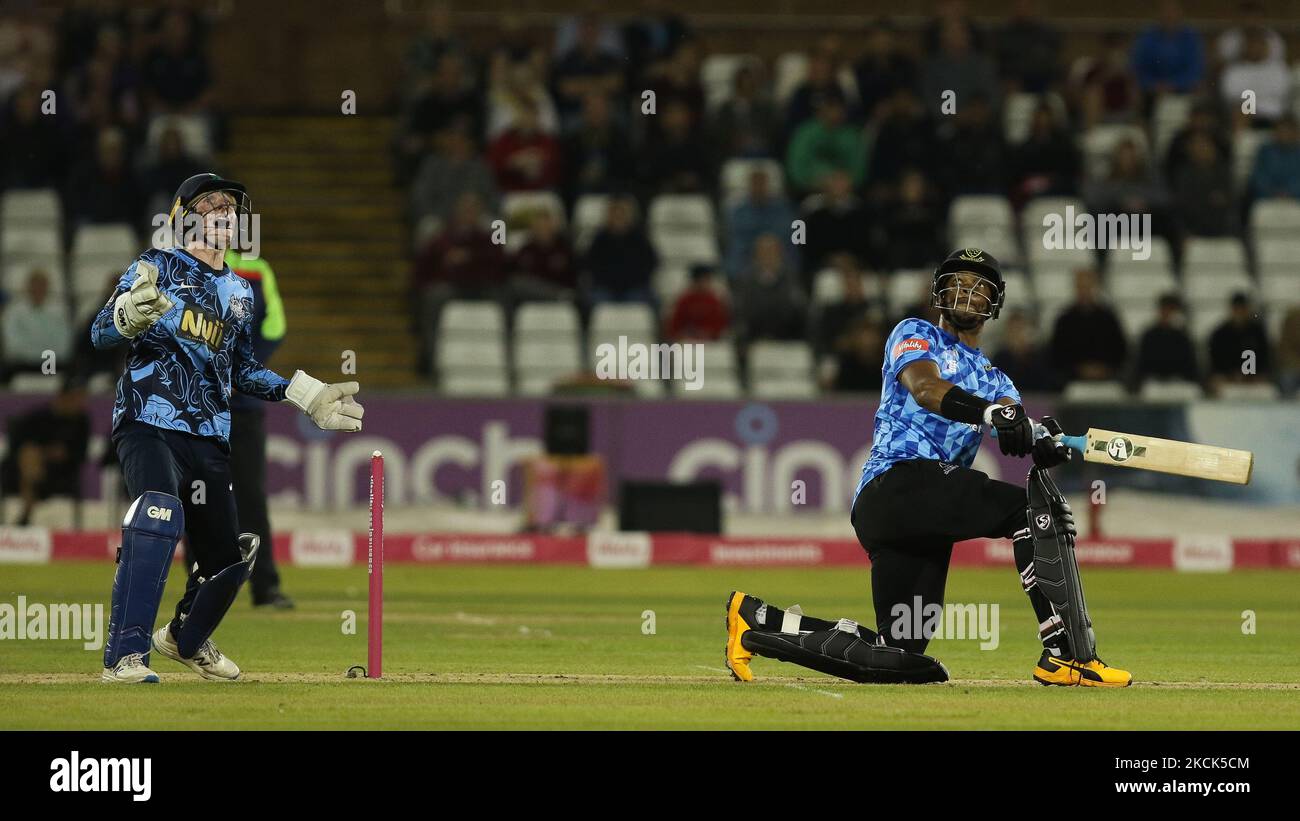 Delray Rawlins del Sussex si schiaccia durante la partita Blast Vitality T20 tra lo Yorkshire County Cricket Club e il Sussex County Cricket Club presso Emirates Riverside, Chester le Street martedì 24th agosto 2021. (Foto di will Matthews/MI News/NurPhoto) Foto Stock