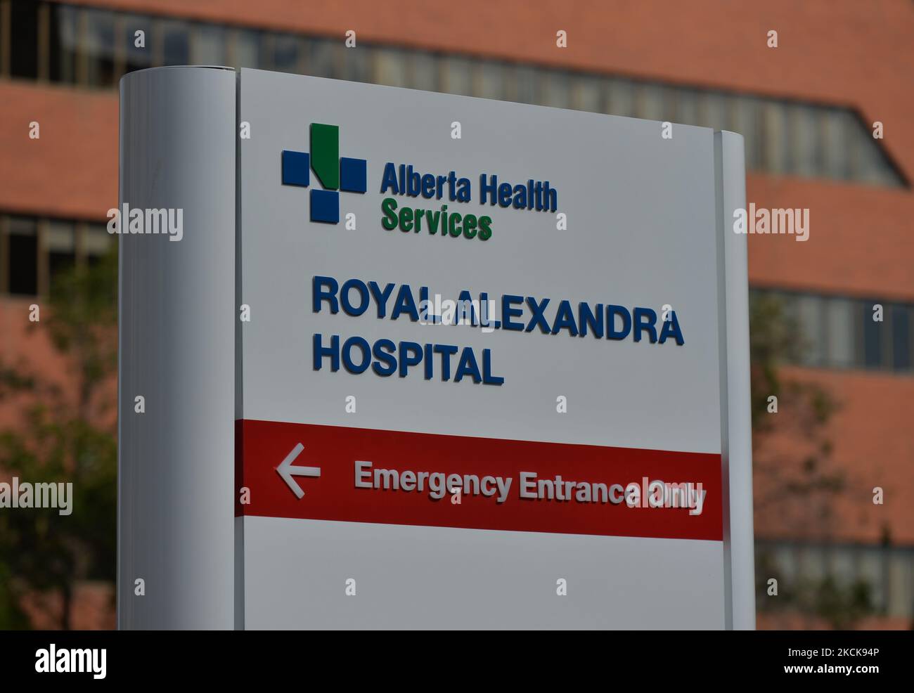 Il cartello Royal Alexandra Hospital. Giovedì 26 agosto 2021, a Edmonton, Alberta, Canada. (Foto di Artur Widak/NurPhoto) Foto Stock