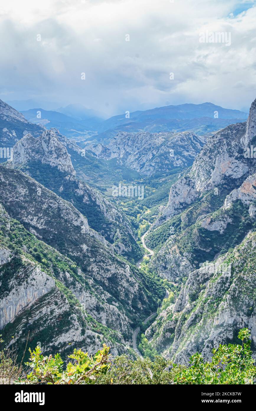 Gola di Hermida dal punto di osservazione di Santa Catalina. Cantabria. Spagna. Foto Stock