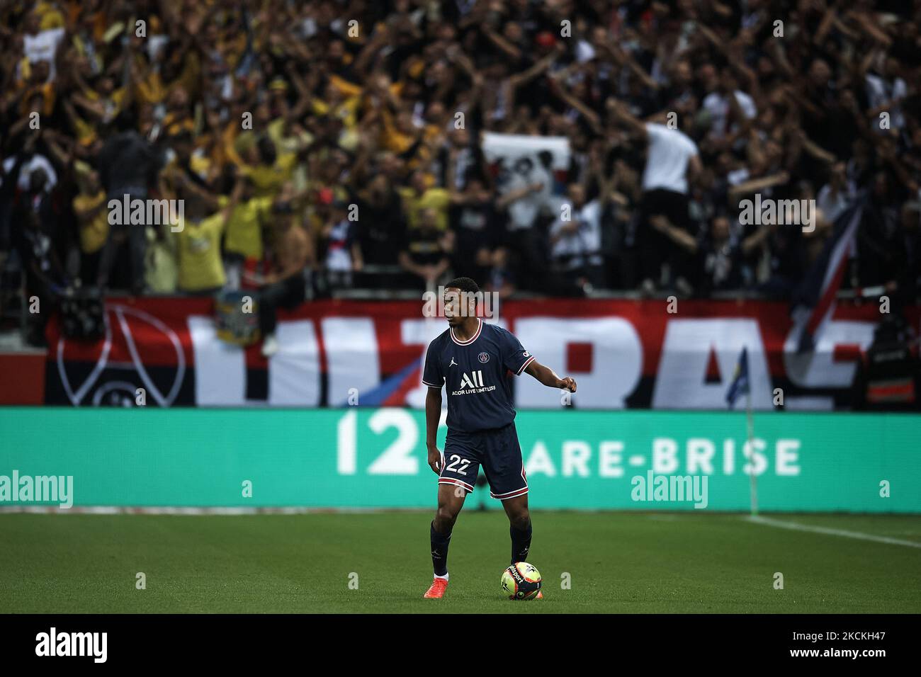 Abdou Diallo di PSG in azione durante la partita Ligue 1 Uber mangia tra Reims e Parigi Saint Germain allo Stade Auguste Delaune il 29 agosto 2021 a Reims, Francia. (Foto di Jose Breton/Pics Action/NurPhoto) Foto Stock