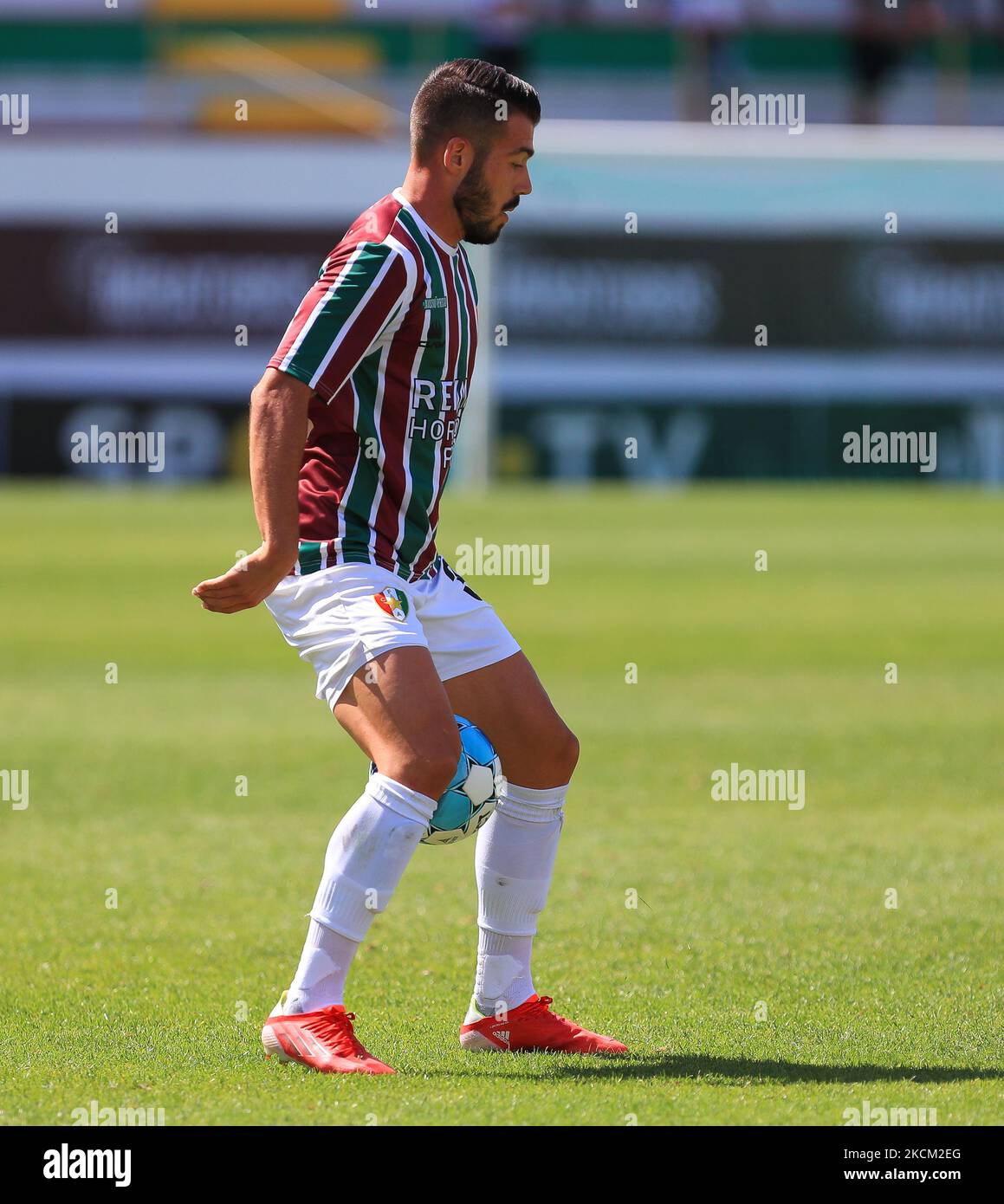 Sergio Conceição di Estrela Amadora SAD in azione durante la partita ...
