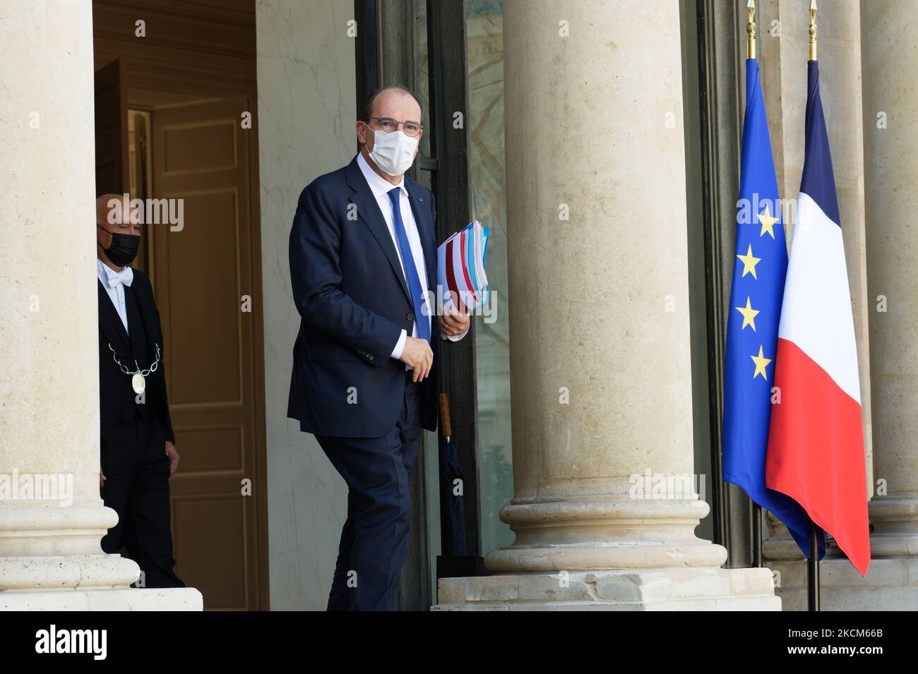 Il primo ministro francese Jean Castex lascia il palazzo presidenziale dell'Elysee dopo il Consiglio dei ministri - 8 settembre 2021, Parigi (Foto di Daniel Pier/NurPhoto) Foto Stock