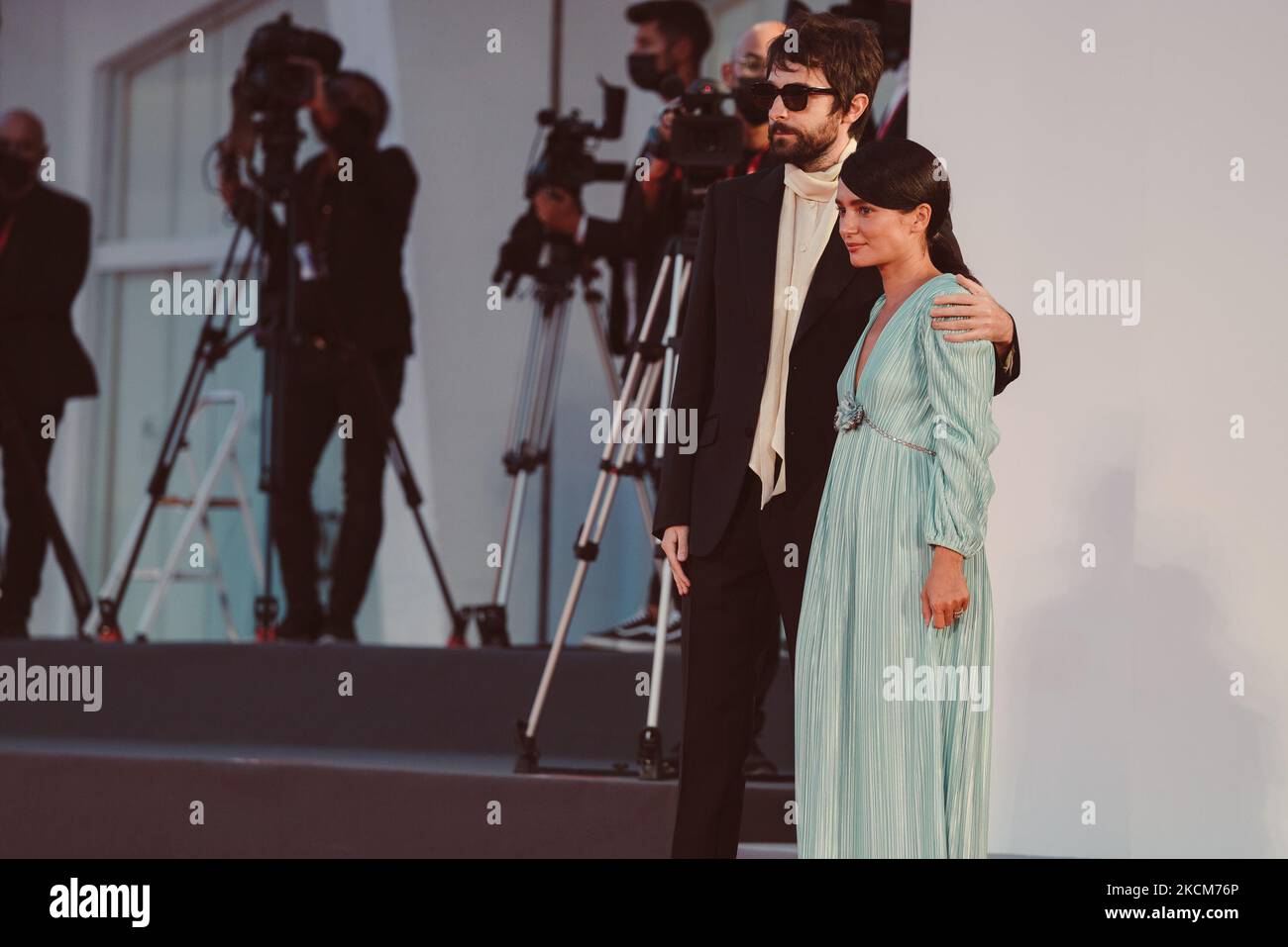 I registi Damiano D'Innocenzo sono presenti al tappeto rosso del film "America Latina" durante il 78th° Festival Internazionale del Cinema di Venezia, il 09 settembre 2021 a Venezia. (Foto di Luca Carlino/NurPhoto) Foto Stock