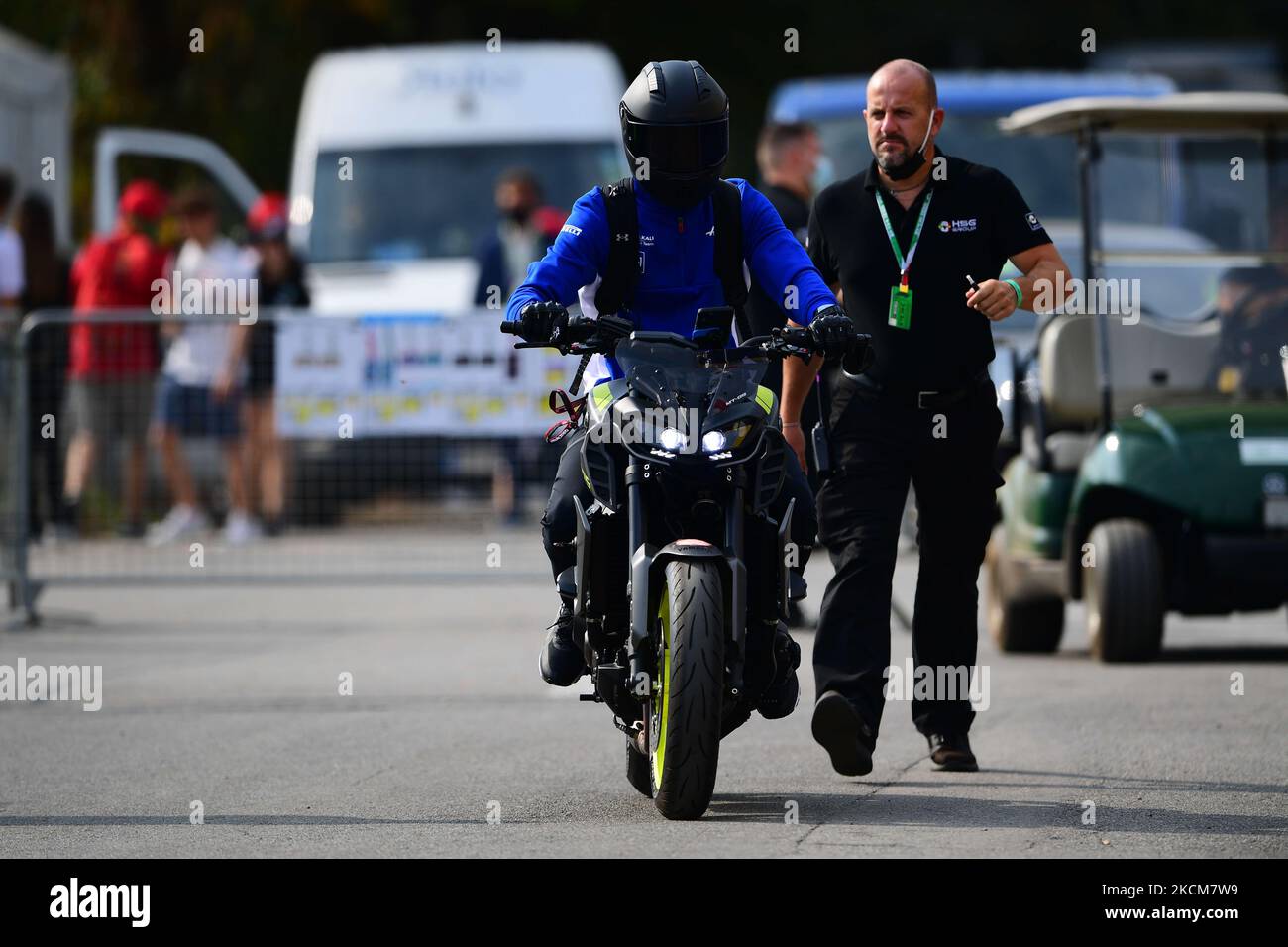 Mick Schumacher del Team Uralkali Haas F1 è arrivato nel paddock prima delle prove libere del GP d'Italia, 14th° round del Campionato Mondiale di Formula 1 nell'Autodromo Internazionale di Monza, a Monza, Lombardia, Italia, 10 settembre 2021 (Foto di Andrea Diodato/NurPhoto) Foto Stock