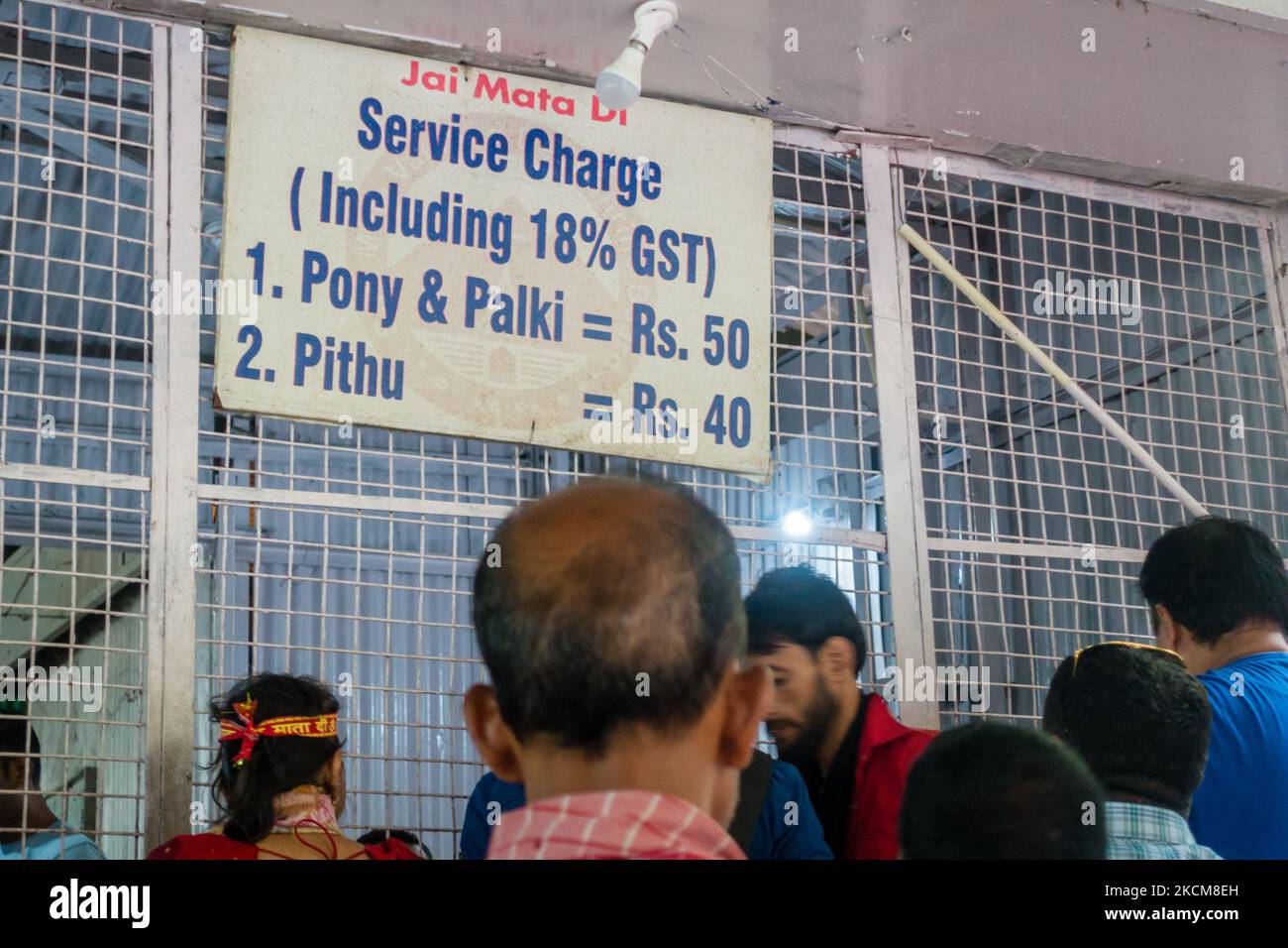 5th 2022 luglio Katra, Jammu e Kashmir, India. Contatore fisso di listino di ponies e servizio di portatore Palki a Shri Mata Vaishno Devi , una Pilgrima indù Foto Stock