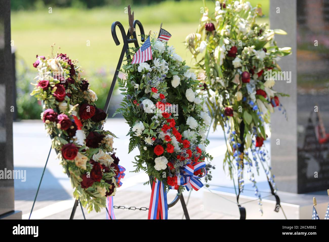 Il 11th settembre 2021, 20 anni dopo gli attacchi terroristici che hanno cambiato per sempre l'America, la gente del posto ha lasciato i fiori al Fallen Warriors Memorial di Houston, Texas. (Foto di Reginald Mathalone/NurPhoto) Foto Stock