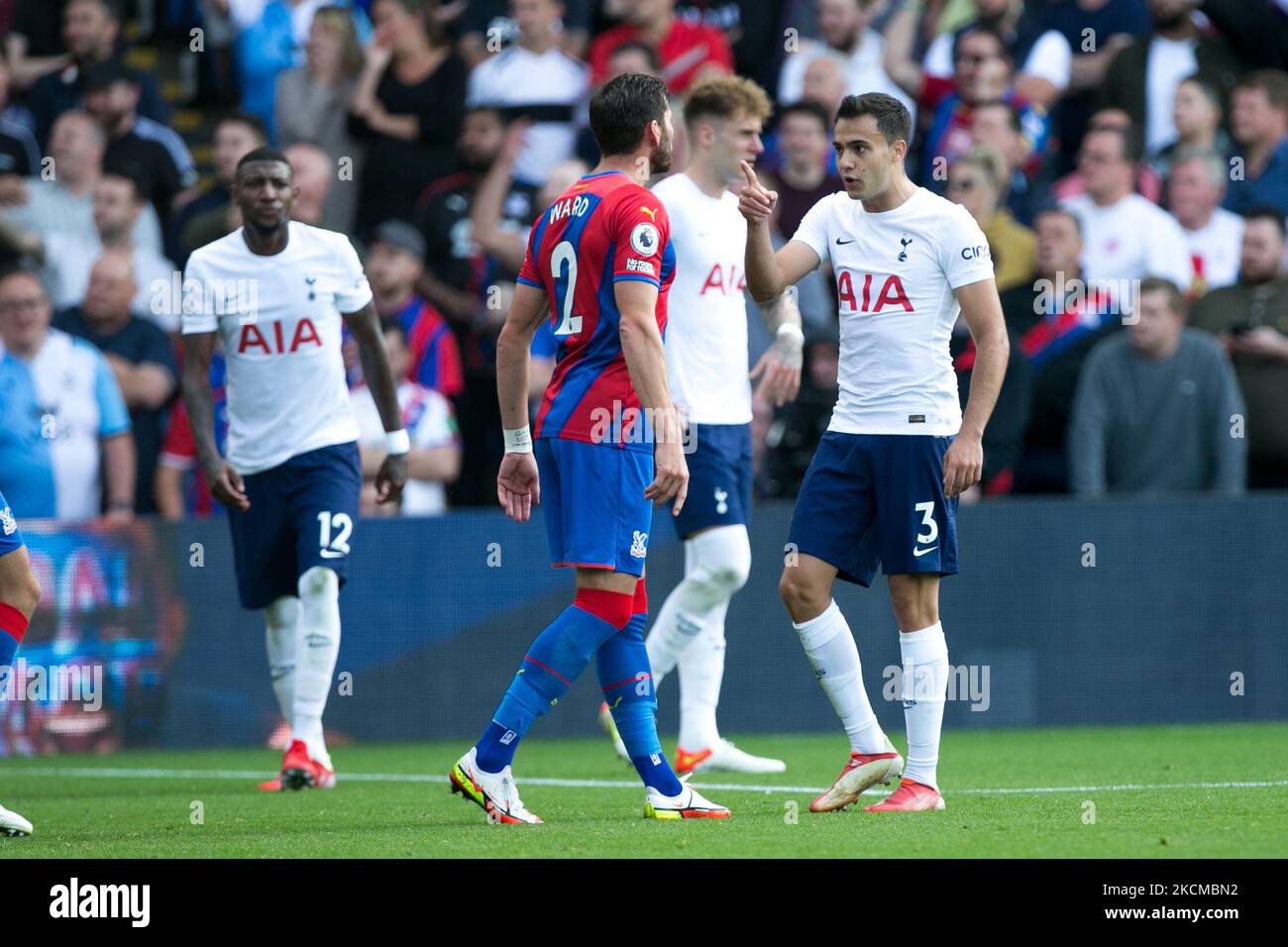 Sergio Reguilon di Tottenham gestures durante la partita della Premier League tra Crystal Palace e Tottenham Hotspur a Selhurst Park, Londra, sabato 11th settembre 2021. (Foto di Federico Maranesi/MI News/NurPhoto) Foto Stock