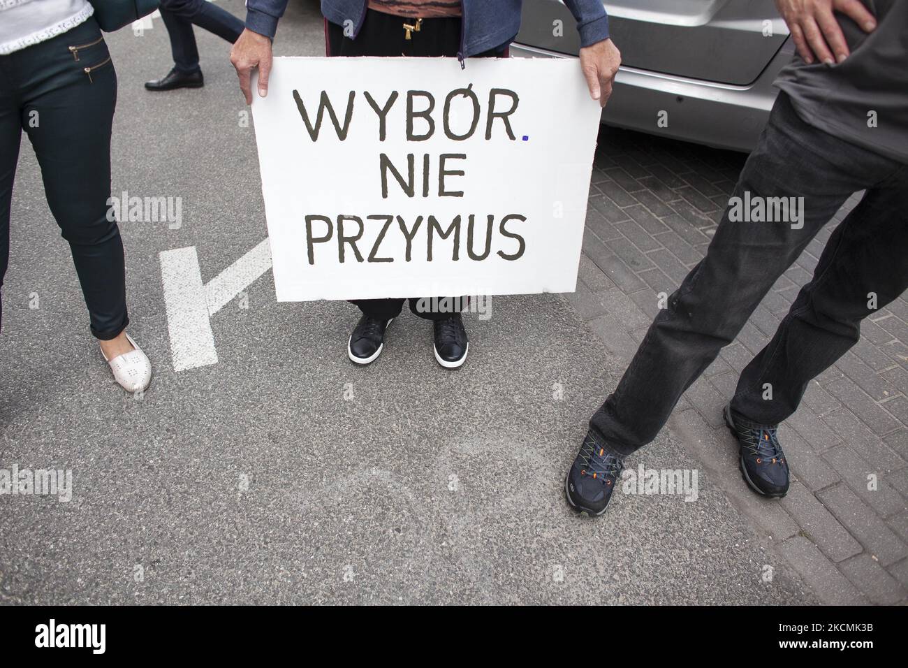 Scelta non coercizione placard visto durante la protesta contro la vaccinazione obbligatoria e la segregazione sanitaria proposta nel cosiddetto atto 1449 a Varsavia il 15 settembre 2021. (Foto di Maciej Luczniewski/NurPhoto) Foto Stock