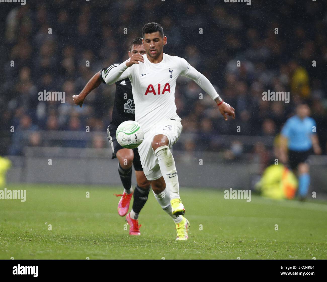 Cristian Romero di Tottenham Hotspur durante l'Europa Conference League Group G tra Tottenham Hotspur e Nogometna sola Mura allo stadio Tottenham Hotspur , Londra, Inghilterra il 30th settembre 2021 (Photo by Action Foto Sport/NurPhoto) Foto Stock