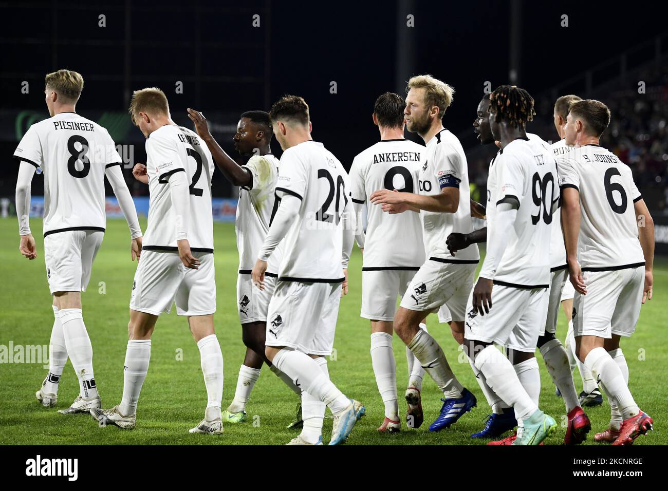 Alhaji Kamara di Randers FC in azione contro di cfr 1907 Cluj durante il gruppo D della UEFA Europe Conference League sul Dr Constantin Radulescu Stadio (Foto di Flaviu Buboi/NurPhoto) Foto Stock