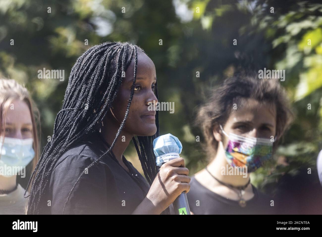 L'attivista sul clima ugandese Vanessa Nakate parla durante un venerdì per il futuro sciopero degli studenti. L'evento si è svolto durante l'evento Pre-COP di Milano, dove i gruppi di lavoro tematici hanno parlato e discusso con i ministri in occasione della conferenza ONU sui cambiamenti climatici COP26 che si è tenuta a Glasgow lo scorso novembre. (Foto di Mauro Ujetto/NurPhoto) Foto Stock