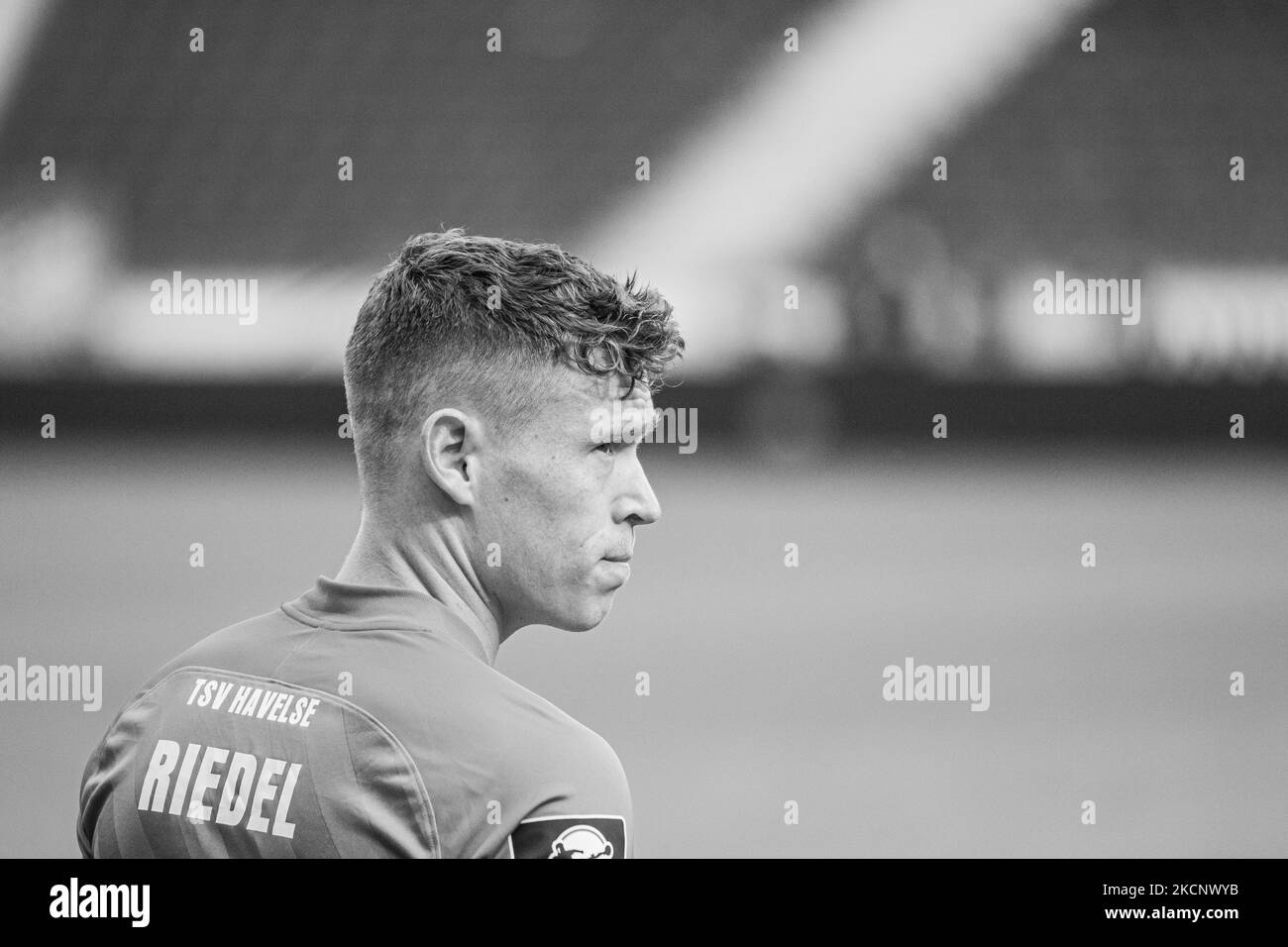Florian Riedel di TSV Havelse guarda durante gli anni '3. Liga match tra TSV Havelse e 1.FC Kaiserslautern all'HDI-Arena il 02 ottobre 2021 ad Hannover, Germania. (Foto di Peter Niedung/NurPhoto) Foto Stock