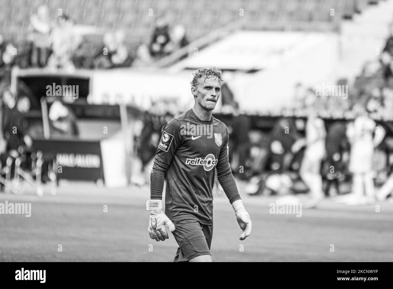 Il portiere Norman Quindt di TSV Havelse sembra sconsolato dopo gli anni '3. Liga match tra TSV Havelse e 1.FC Kaiserslautern all'HDI-Arena il 02 ottobre 2021 ad Hannover, Germania. (Foto di Peter Niedung/NurPhoto) Foto Stock