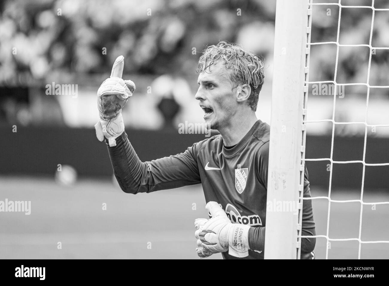 Il portiere Norman Quindt di TSV Havelse guarda durante gli anni '3. Liga match tra TSV Havelse e 1.FC Kaiserslautern all'HDI-Arena il 02 ottobre 2021 ad Hannover, Germania. (Foto di Peter Niedung/NurPhoto) Foto Stock