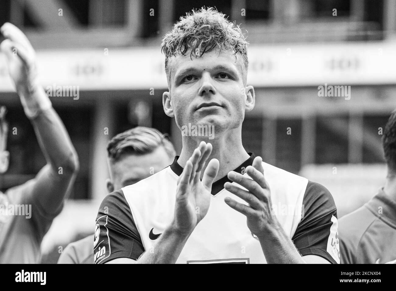 Philipp Hercher di 1.FC Kaiserslautern celebrare dopo la loro vittoria di lato nel 3. Liga match tra TSV Havelse e 1.FC Kaiserslautern all'HDI-Arena il 02 ottobre 2021 ad Hannover, Germania. (Foto di Peter Niedung/NurPhoto) Foto Stock
