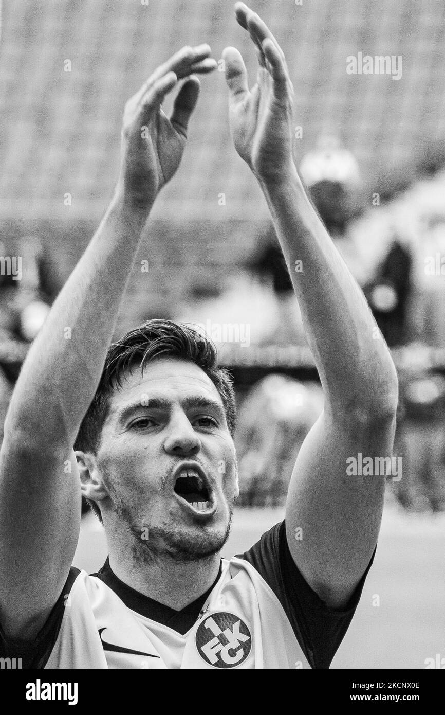 Dominik Schad del 1.FC Kaiserslautern celebrare dopo la loro vittoria di lato nel 3. Liga match tra TSV Havelse e 1.FC Kaiserslautern all'HDI-Arena il 02 ottobre 2021 ad Hannover, Germania. (Foto di Peter Niedung/NurPhoto) Foto Stock