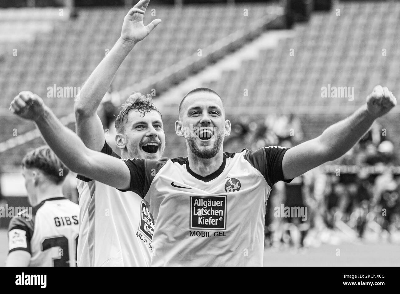 René Klingenburg del 1.FC Kaiserslautern celebrare dopo la loro vittoria di squadra nel 3. Liga match tra TSV Havelse e 1.FC Kaiserslautern all'HDI-Arena il 02 ottobre 2021 ad Hannover, Germania. (Foto di Peter Niedung/NurPhoto) Foto Stock