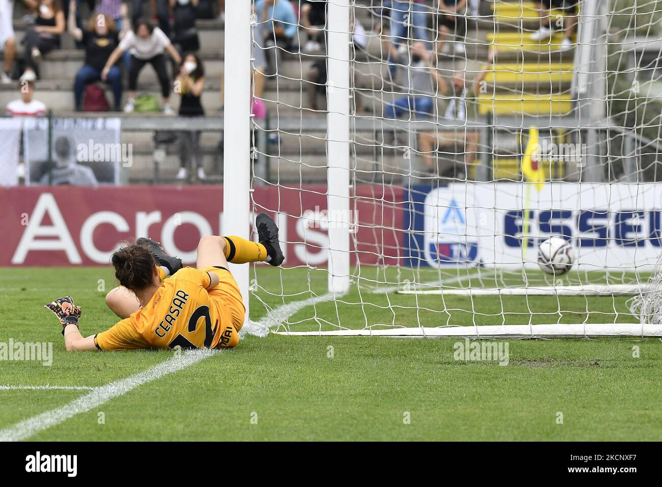 Camelia Ceasar di AS Roma Donne in azione durante la Serie delle Donne Una partita tra AS Roma e Juventus allo Stadio tre Fontane il 02 ottobre 2021 a Roma. (Foto di Domenico Cippitelli/LiveMedia/NurPhoto) Foto Stock