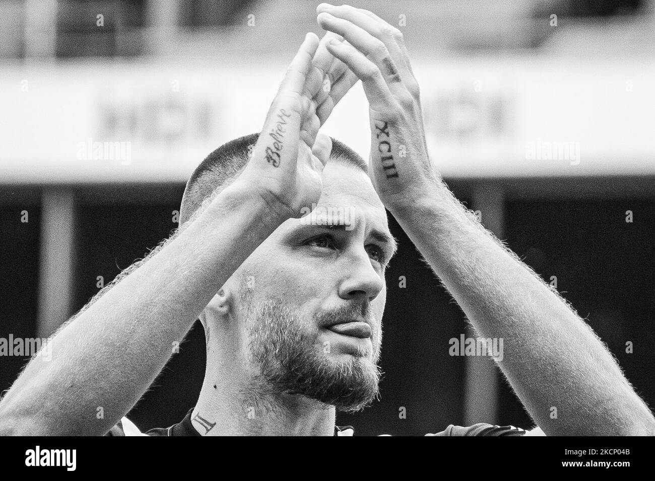 René Klingenburg del 1.FC Kaiserslautern celebrare dopo la loro vittoria di squadra nel 3. Liga match tra TSV Havelse e 1.FC Kaiserslautern all'HDI-Arena il 02 ottobre 2021 ad Hannover, Germania. (Foto di Peter Niedung/NurPhoto) Foto Stock