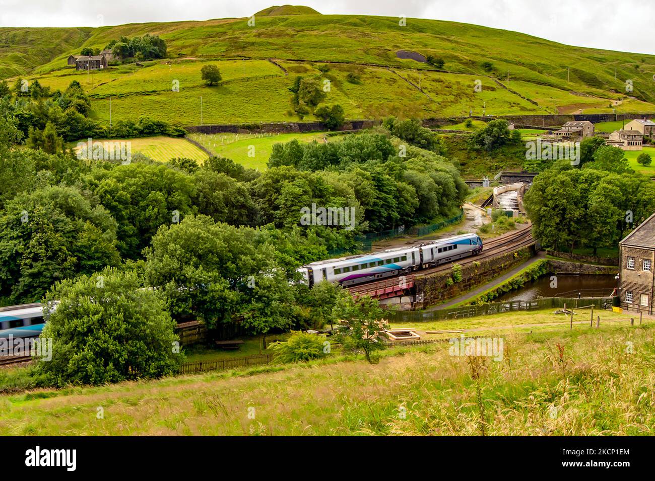Da Newcastle a Liverpool treno allo Standedge Tunnel, Marsden Foto Stock