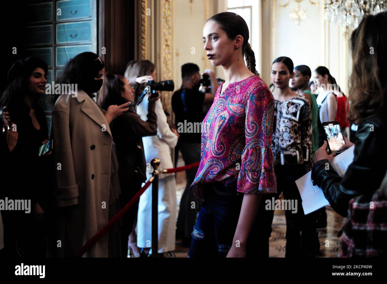 Una giornata a Parigi durante la settimana della moda 2021. Spettacolo 'Flying solo 2021' – 30 settembre 2021, Parigi (Foto di Daniel Pier/NurPhoto) Foto Stock