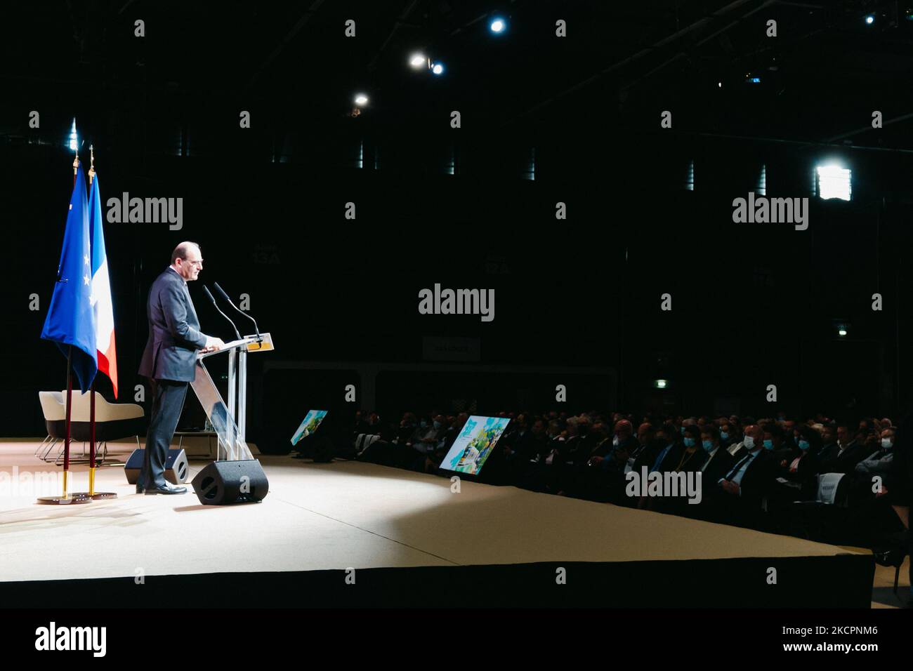 Il primo ministro francese Jean Castex ha pronunciato un discorso alla Convenzione dell'ADCF (Assemblea delle Comunità francesi) del 31st, a Clermont-Ferrand, in Francia, il 15 ottobre 2021. (Foto di Adrien Fillon/NurPhoto) Foto Stock