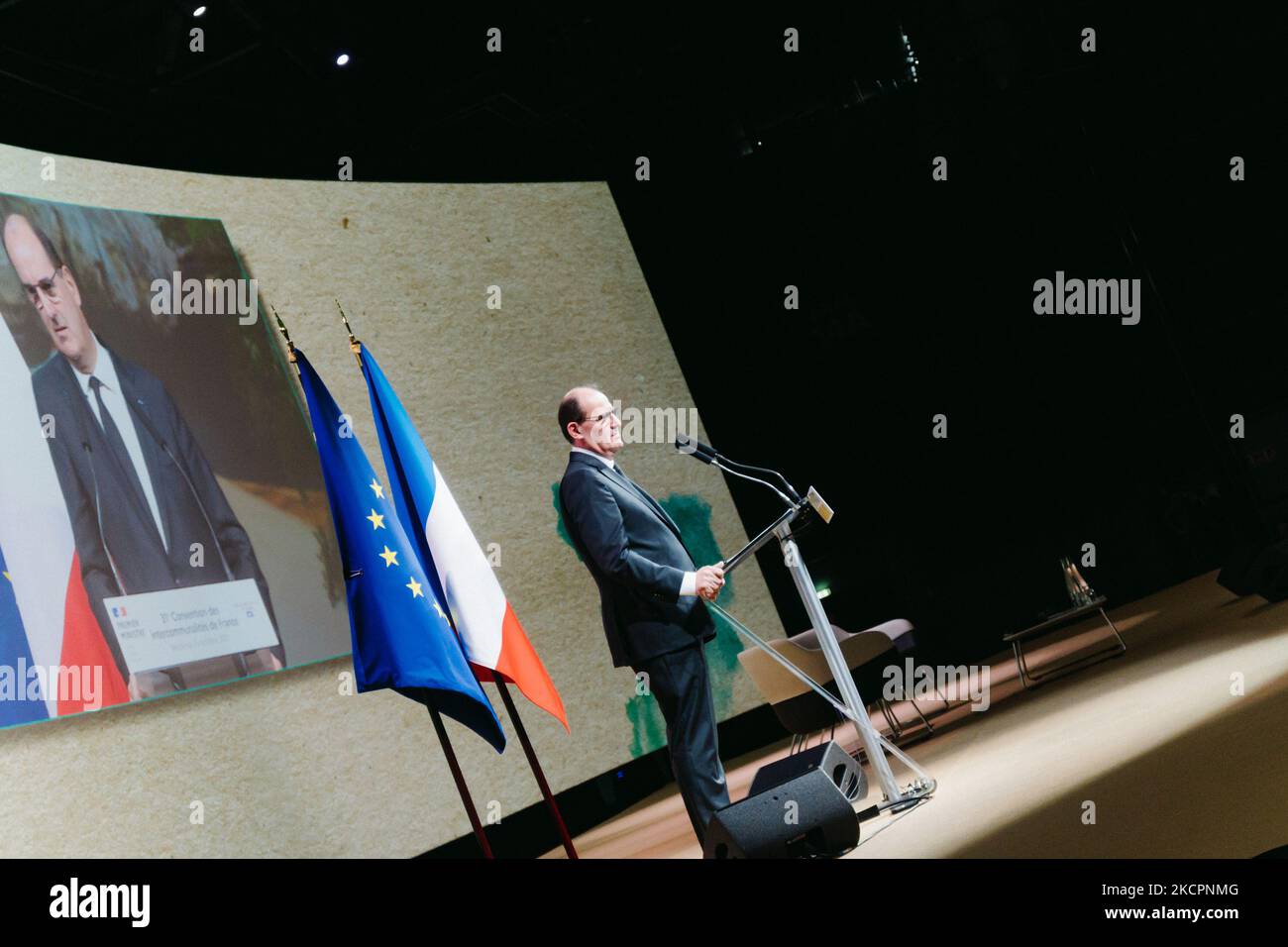 Il primo ministro francese Jean Castex ha pronunciato un discorso alla Convenzione dell'ADCF (Assemblea delle Comunità francesi) del 31st, a Clermont-Ferrand, in Francia, il 15 ottobre 2021. (Foto di Adrien Fillon/NurPhoto) Foto Stock