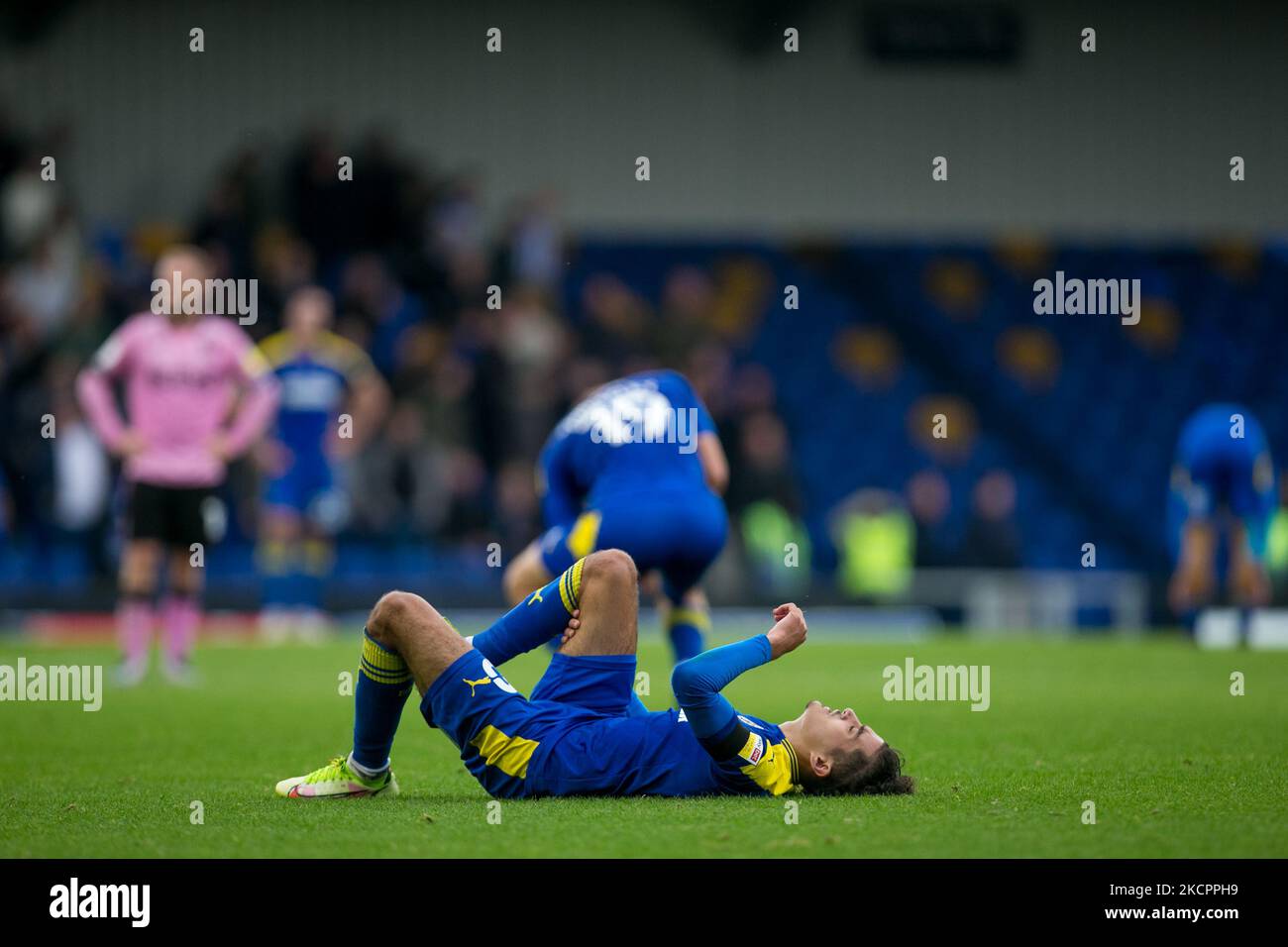 Ayoub Assal di AFC Wimbledon reagisce durante la partita della Sky Bet League 1 tra AFC Wimbledon e Sheffield mercoledì al Pought Lane Stadium, Londra, sabato 16th ottobre 2021. (Foto di Federico Maranesi/MI News/NurPhoto) Foto Stock