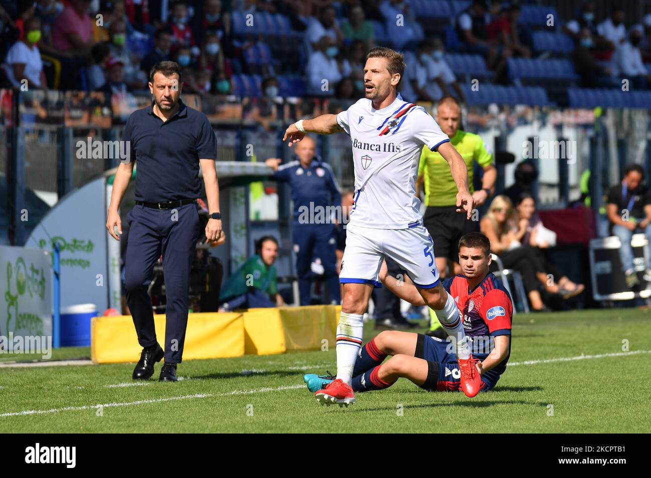 Adrien Silva di Sampdoria durante la serie Calcistica italiana A match Cagliari Calcio vs UC Sampdoria il 17 ottobre 2021 presso l'Unipol Domus di Cagliari (Photo by Luigi Canu/LiveMedia/NurPhoto) Foto Stock