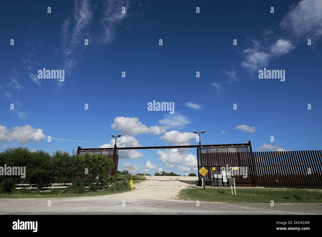 Il muro di confine tra Stati Uniti e Messico nella contea di Cameron, Texas, il 19th ottobre 2021. (Foto di Reginald Mathalone/NurPhoto) Foto Stock