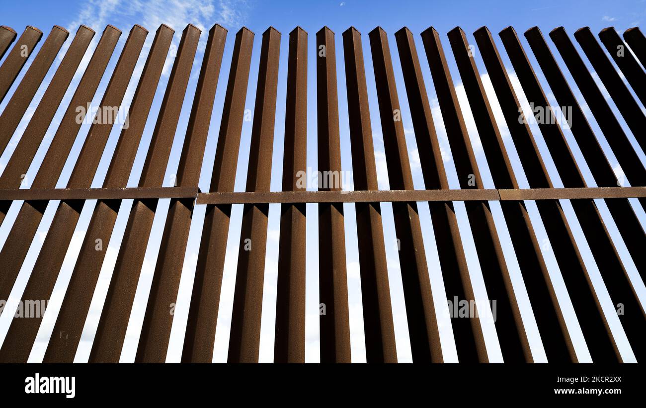 Il muro di confine tra Stati Uniti e Messico nella contea di Cameron, Texas, il 19th ottobre 2021. (Foto di Reginald Mathalone/NurPhoto) Foto Stock